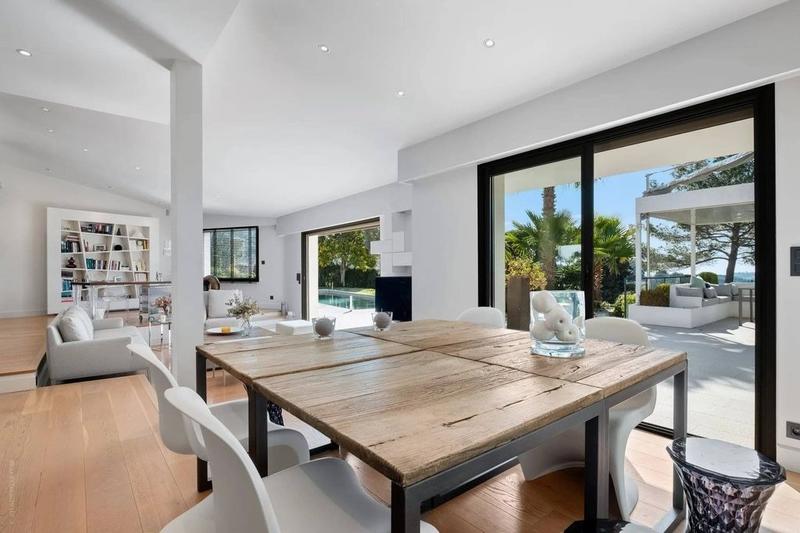 Villa - 300 m² - 8 pièces