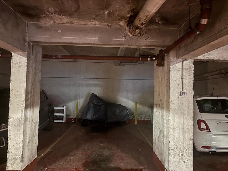 Parking / Garage - 12 m²