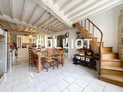 Maison - 180 m² - 8 pièces