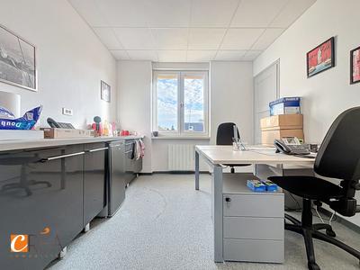 Local commercial - 80 m² - 3 pièces