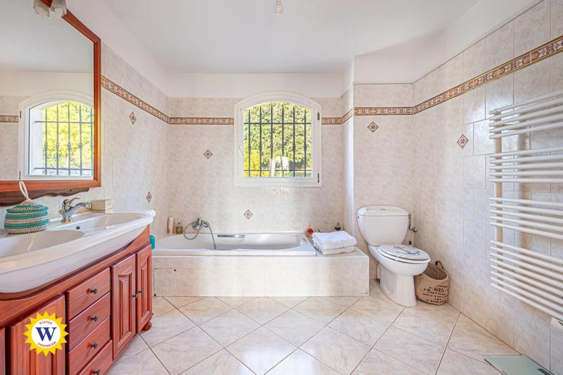 Villa - 350 m² - 8 pièces