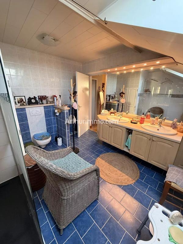 Maison - 200 m² - 8 pièces