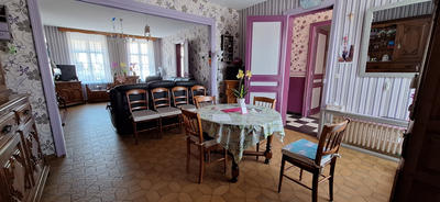 Maison - 174 m² - 9 pièces