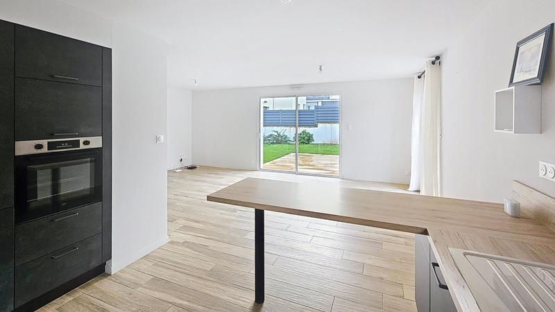 Maison - 92 m² - 5 pièces