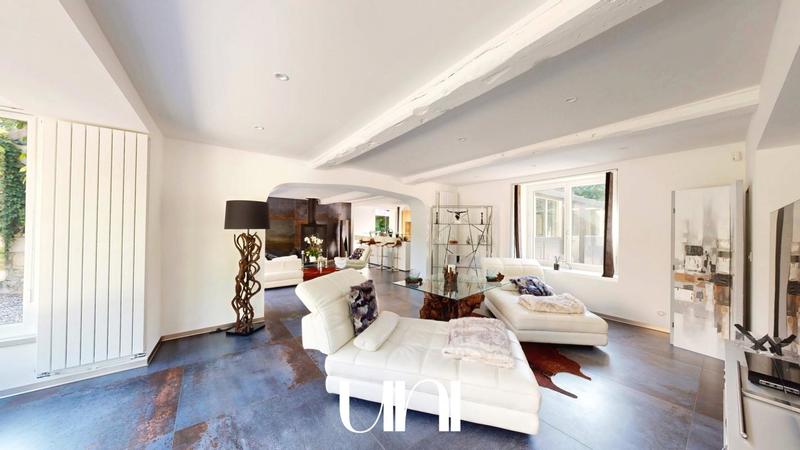 Maison - 500 m² - 13 pièces