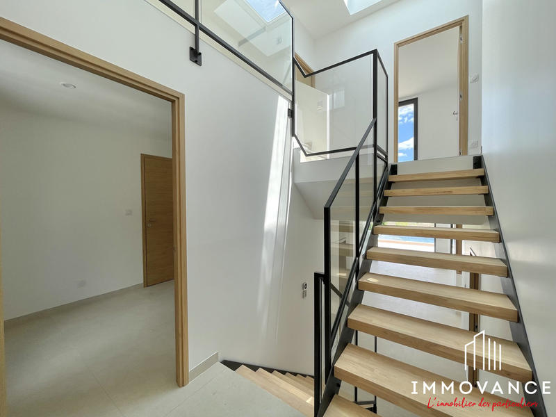 Maison contemporaine - 174 m² - 7 pièces