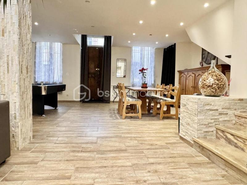 Maison de maîtres - 180 m² - 6 pièces