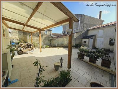 Maison - 158 m² - 7 pièces