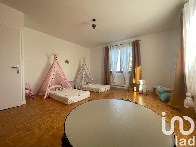 Maison - 290 m² - 9 pièces