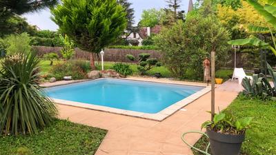 Maison - 400 m² - 9 pièces