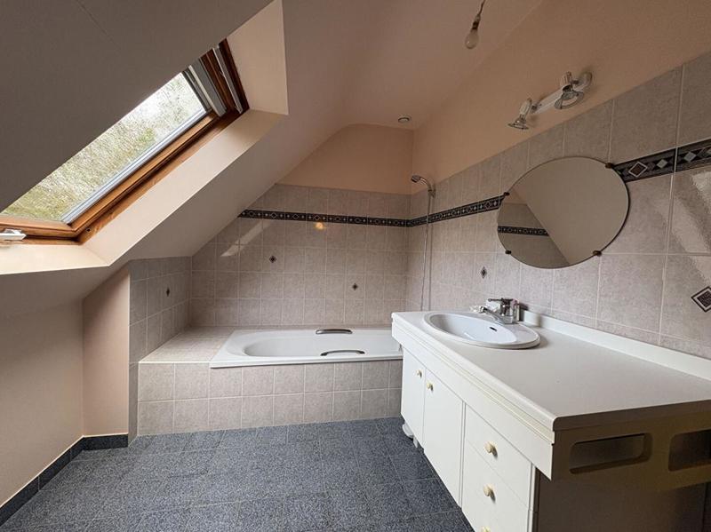 Maison - 140 m² - 8 pièces