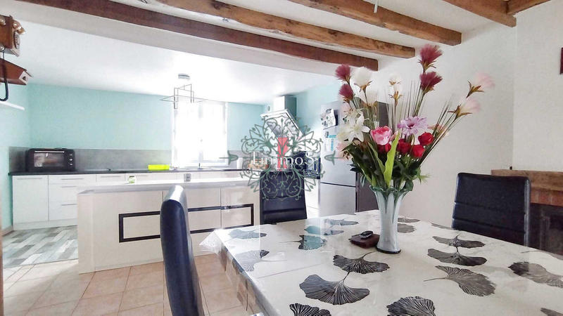 Maison - 92 m² - 5 pièces