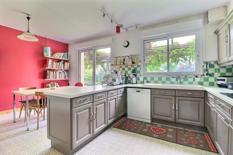 Maison - 241 m² - 8 pièces