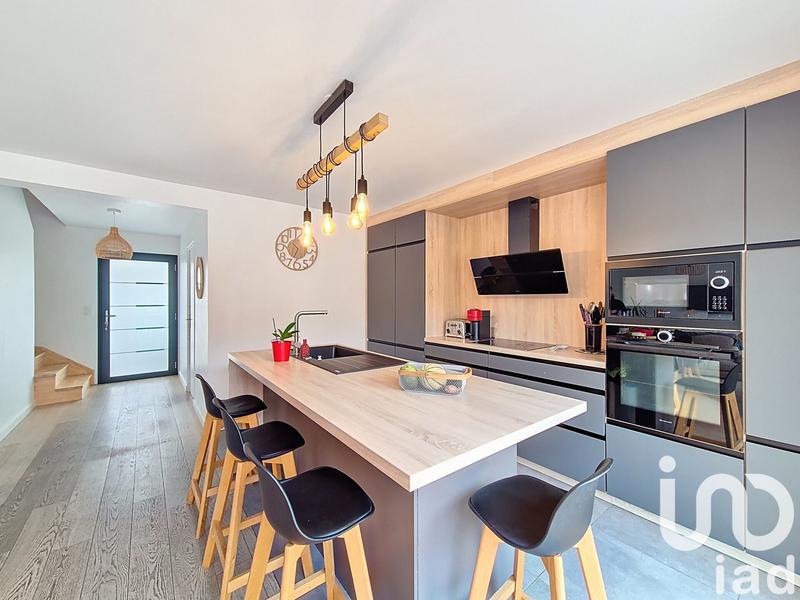 Maison - 111 m² - 6 pièces