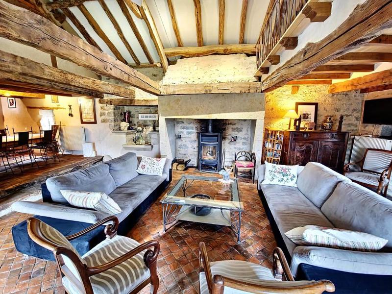 Maison - 225 m² - 9 pièces