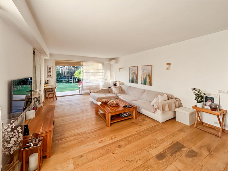 Appartement - 98 m² - 4 pièces