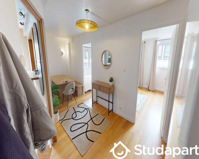 Chambre - 150 m² - 1 pièce