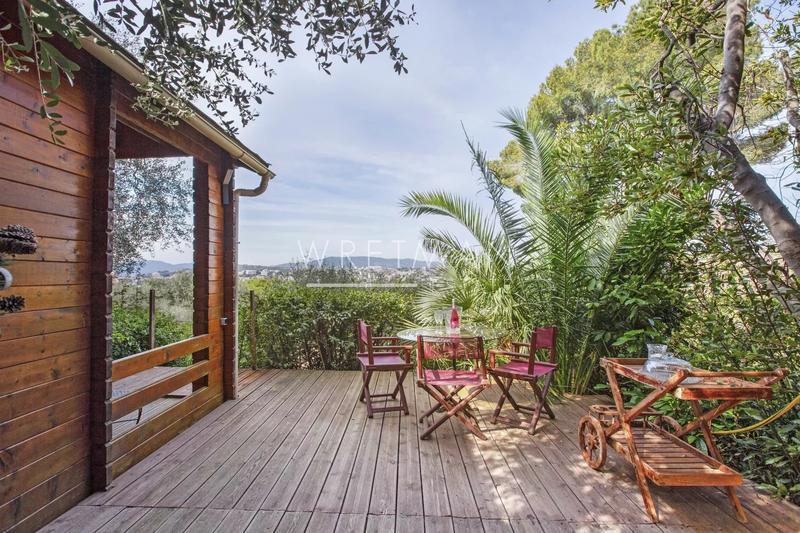 Villa - 233 m² - 6 pièces