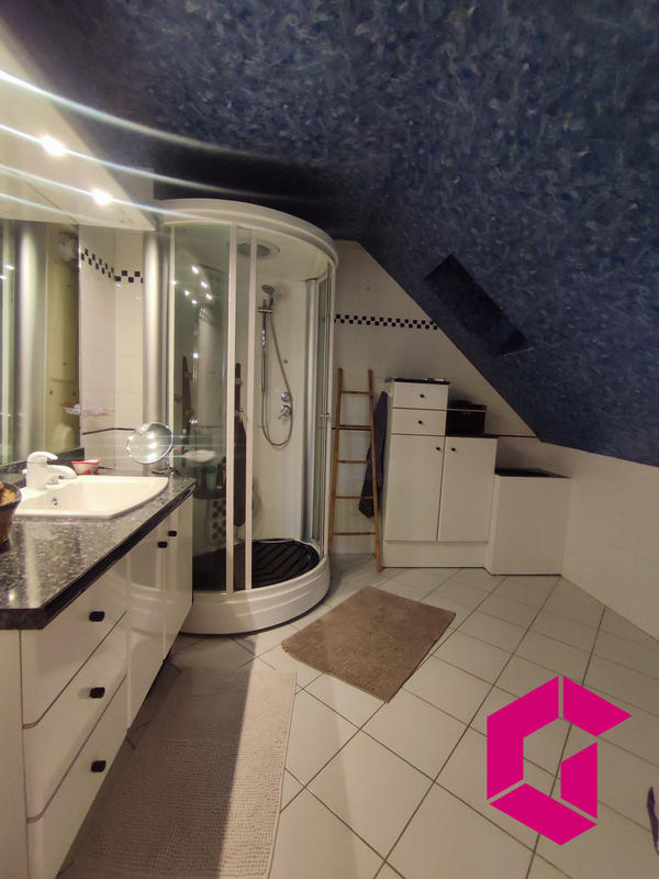 Maison contemporaine - 225 m² - 8 pièces