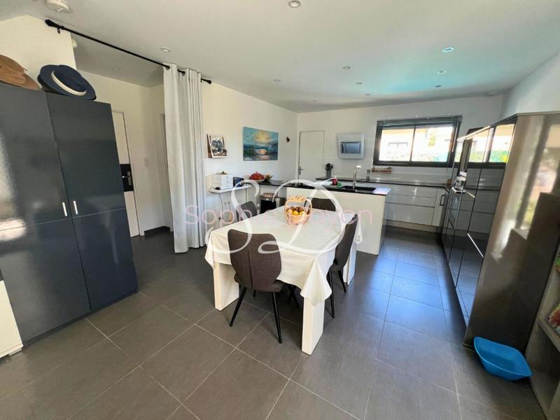 Maison - 101 m² - 4 pièces