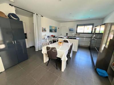 Maison - 101 m² - 4 pièces