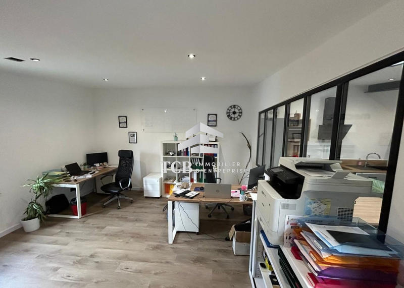Local d'activités - 294 m²