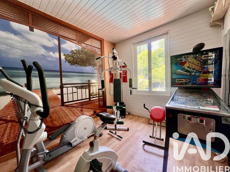 Maison - 252 m² - 12 pièces