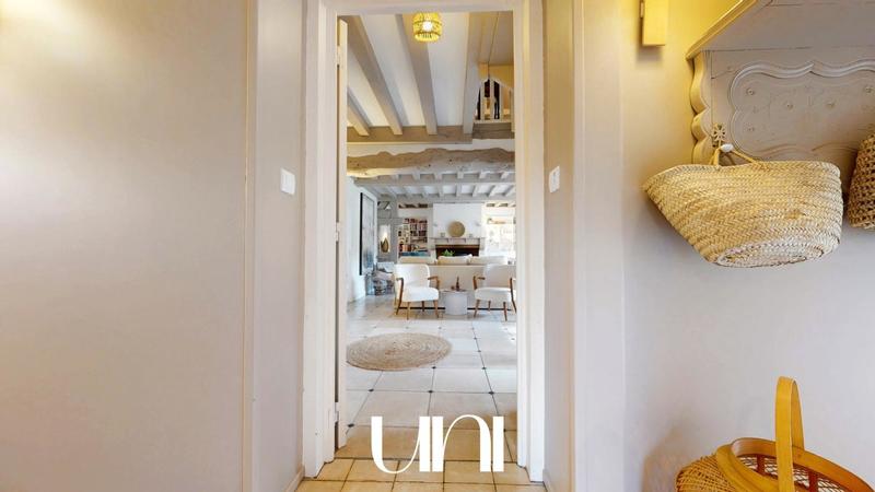 Maison - 230 m² - 9 pièces