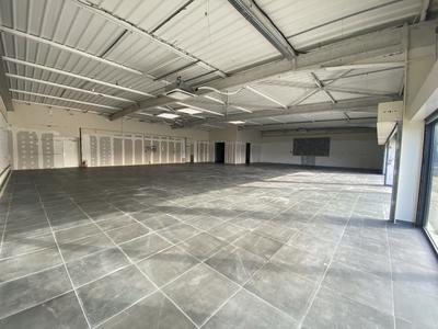 Local commercial - 564 m²