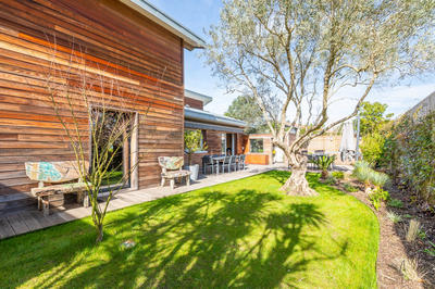 Maison - 330 m² - 10 pièces