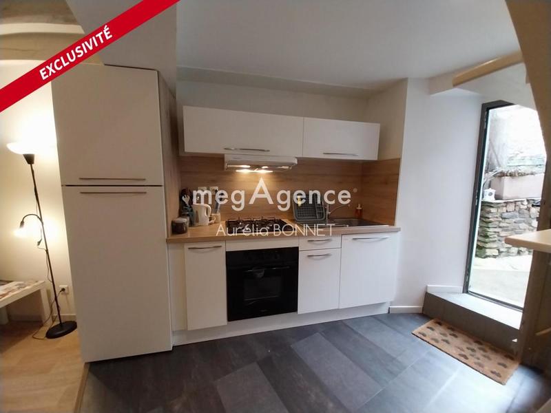 Maison - 246 m² - 9 pièces