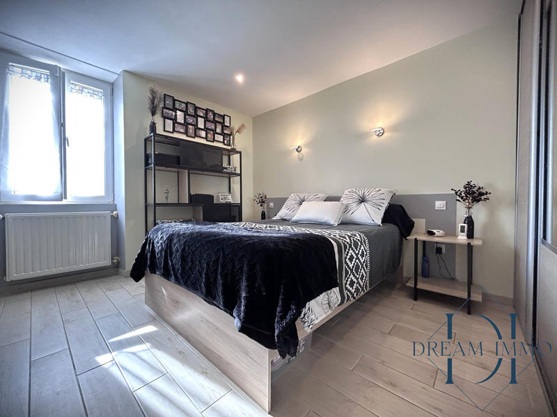 Maison traditionnelle - 200 m² - 4 pièces