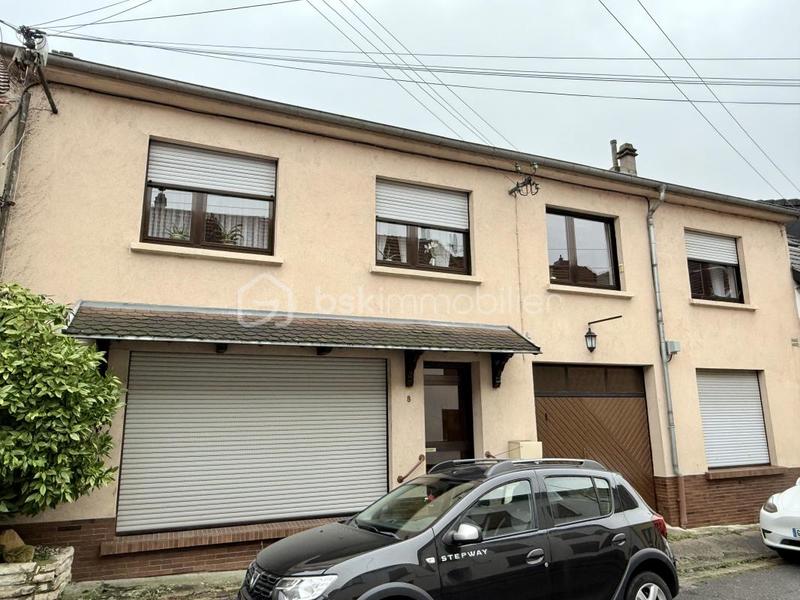 Maison - 178 m² - 8 pièces