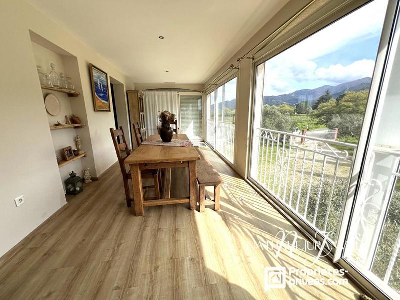 Villa - 207 m² - 7 pièces