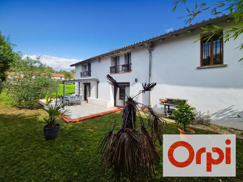 Maison - 237 m² - 7 pièces