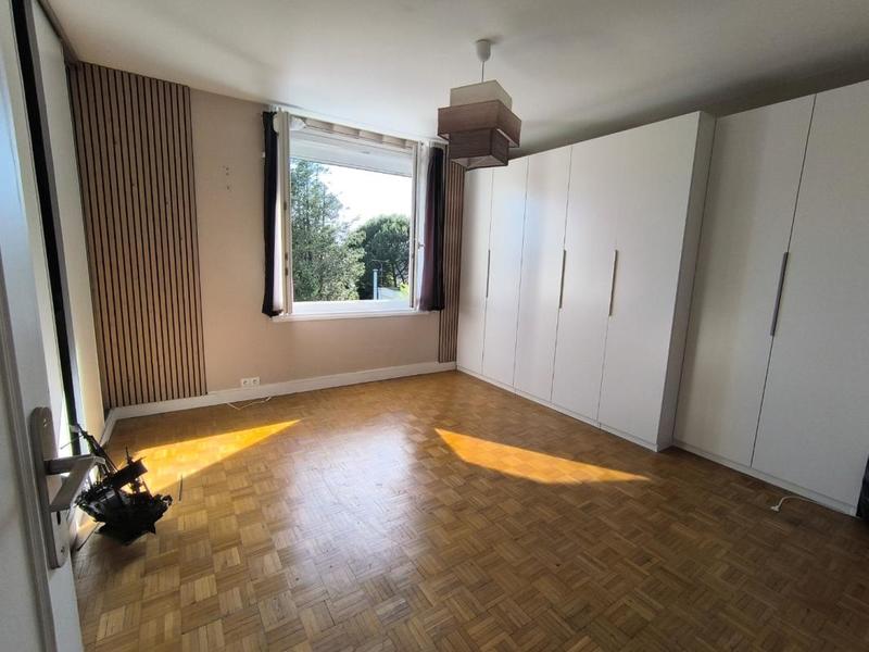 Maison - 197 m² - 9 pièces