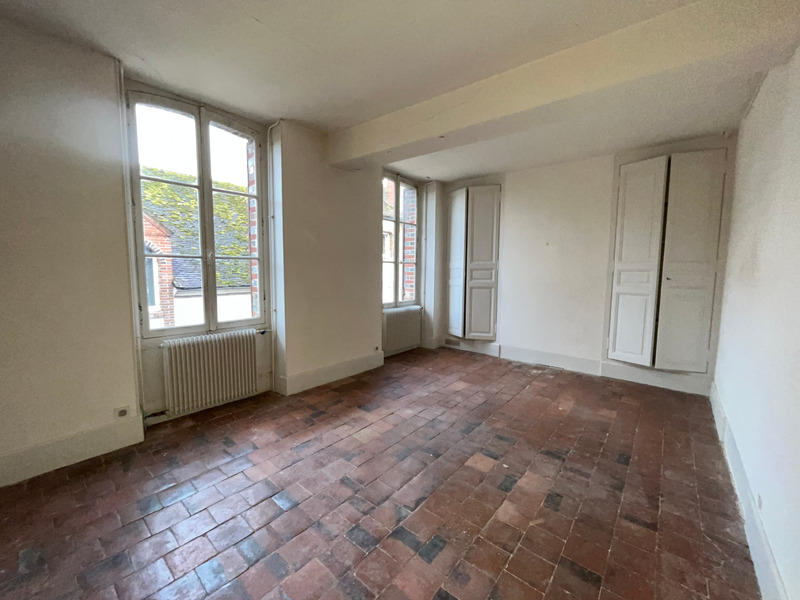 Maison - 305 m² - 8 pièces