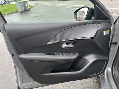 Peugeot 208 Allure Hybrid 110 e-Dcs6