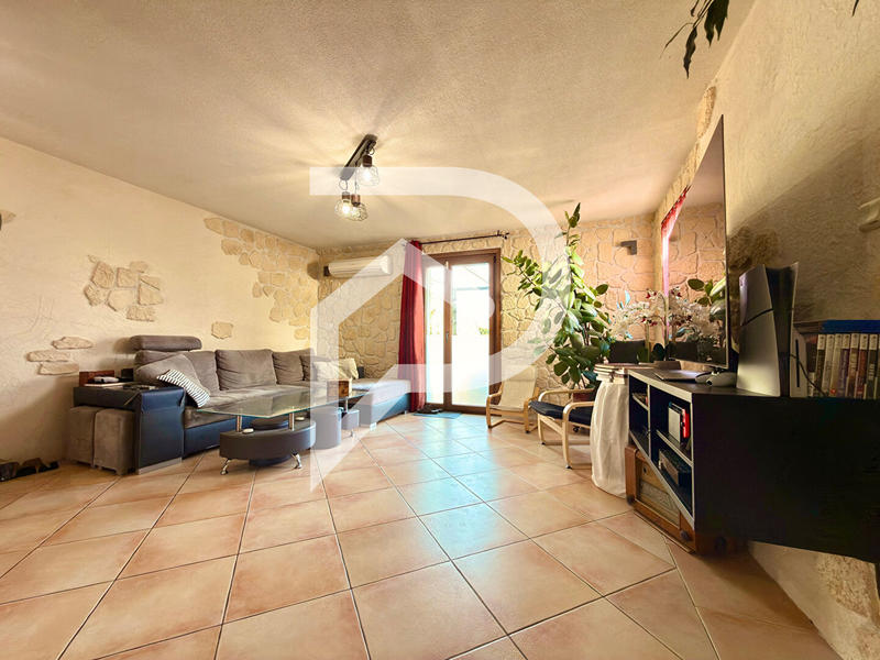 Maison - 96 m² - 5 pièces