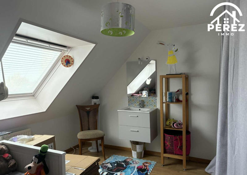 Maison - 90 m² - 5 pièces