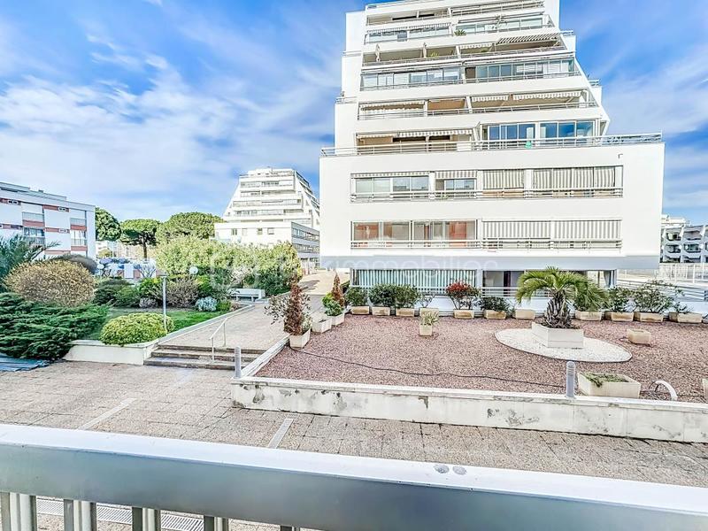 Studio - 14 m² - 1 pièce