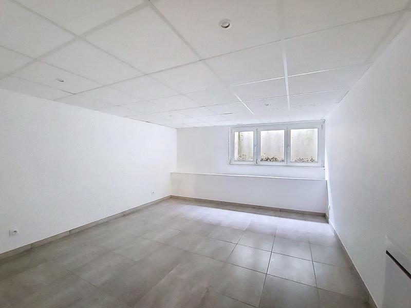 Local d'activités - 120 m² - 5 pièces