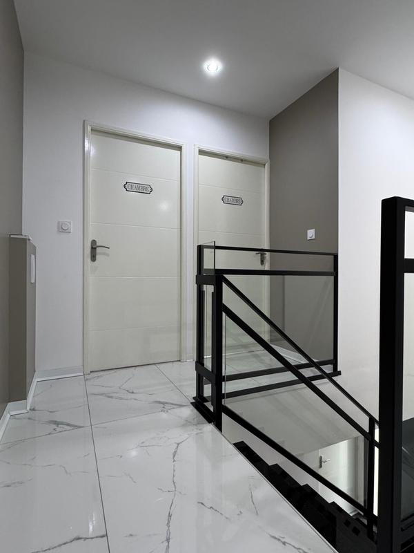 Maison - 140 m² - 5 pièces