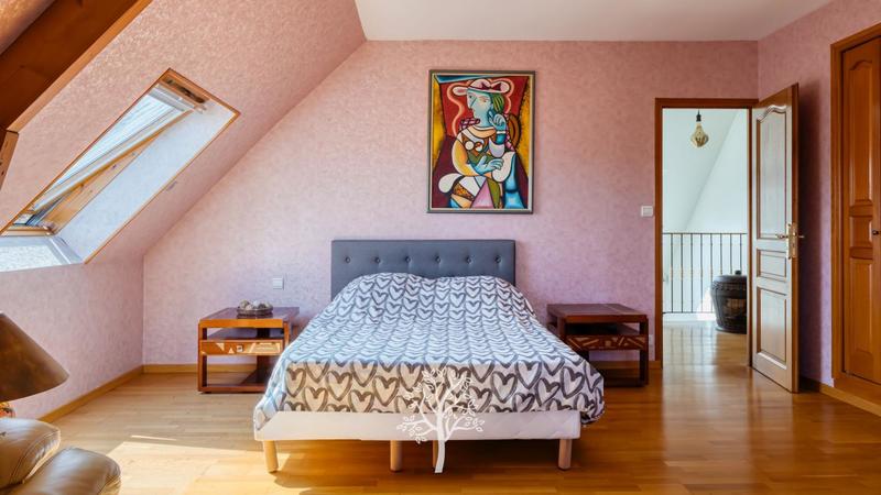 Maison - 278 m² - 7 pièces