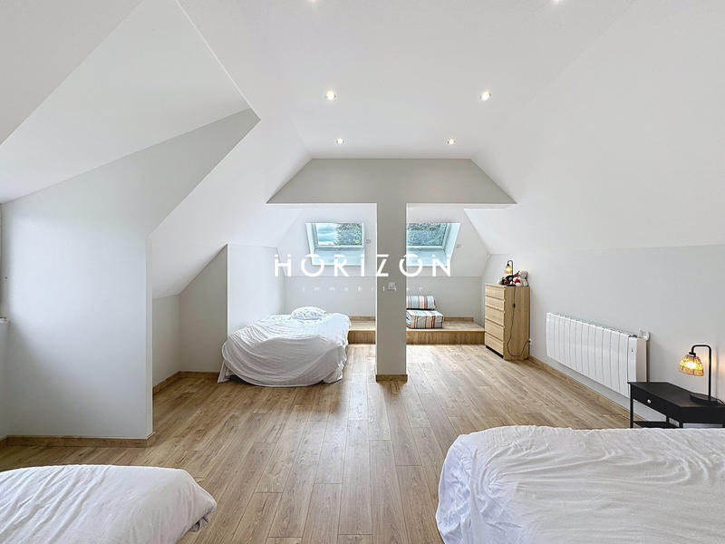 Maison - 218 m² - 6 pièces