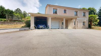 Maison - 140 m² - 7 pièces