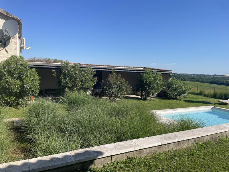 Maison - 355 m² - 4 pièces