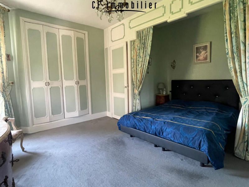 Maison - 180 m² - 8 pièces