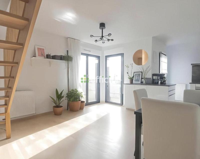 Appartement - 80 m² - 4 pièces