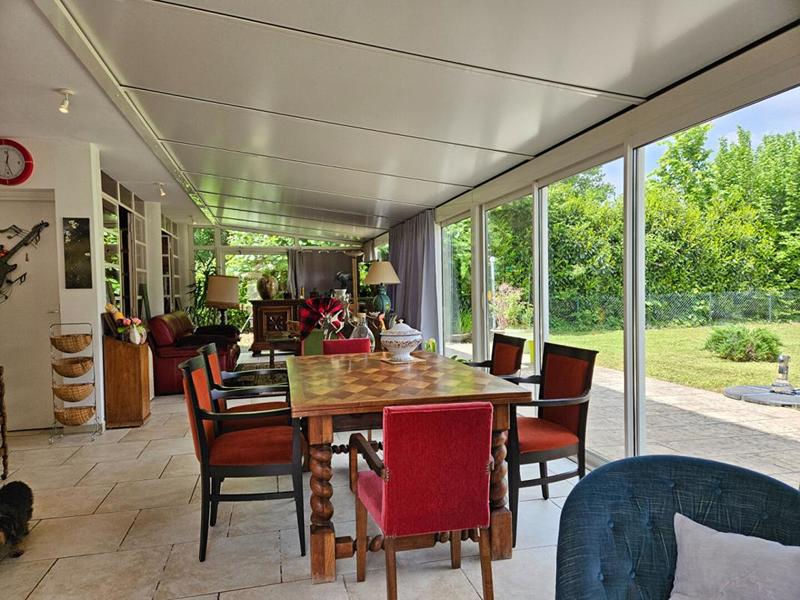 Maison - 350 m² - 8 pièces